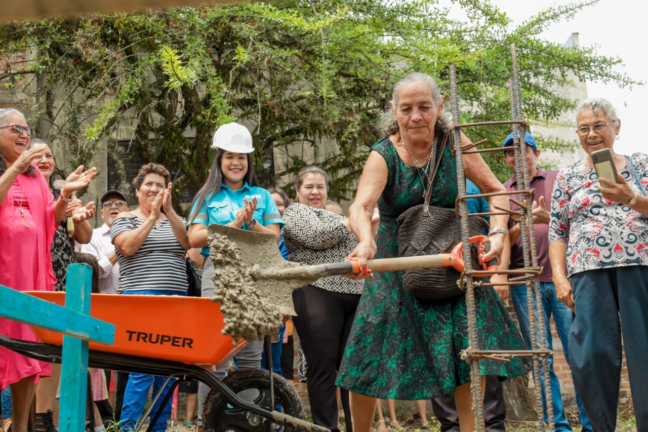 dom-beneficiara-a-mas-de-2-mil-habitantes-con-construccion-de-la-clinica-municipal-en-cinquera-cabanas